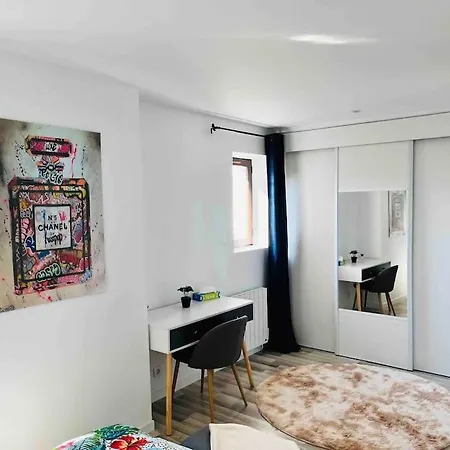 La Perle Apartment Montargis Exterior photo